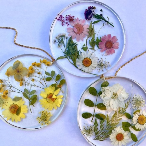 Handmade Persoalized Resin Wall Hanging - Picture 3 of 8